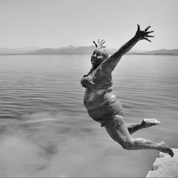 Embrace it! - Picture 1 of 1